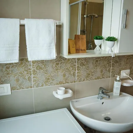 Molo 24 Luxury - With Free Parking Just 5 Minutes Walk From Historic Center *