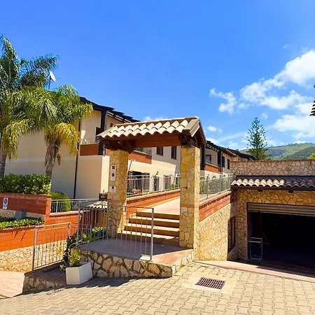 Molo 24 Luxury - With Free Parking Just 5 Minutes Walk From Historic Center Tropea